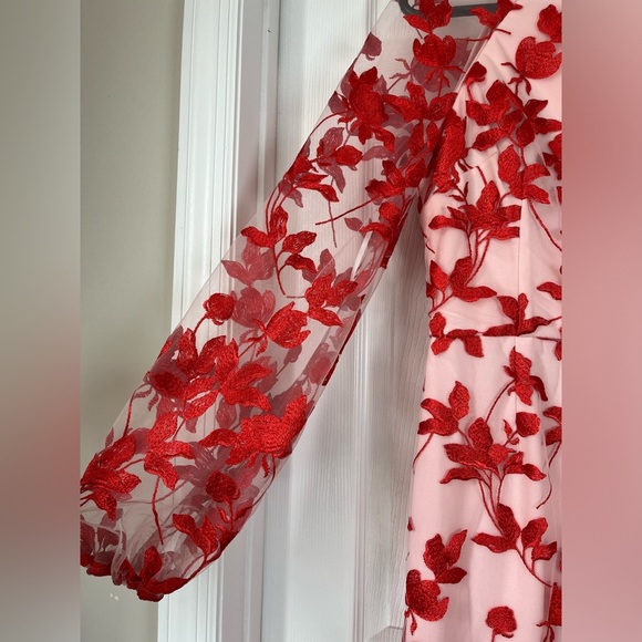 JS Collections Embroidered Floral Lace Long Sleeve Gown Size 4 - Picture 7 of 10